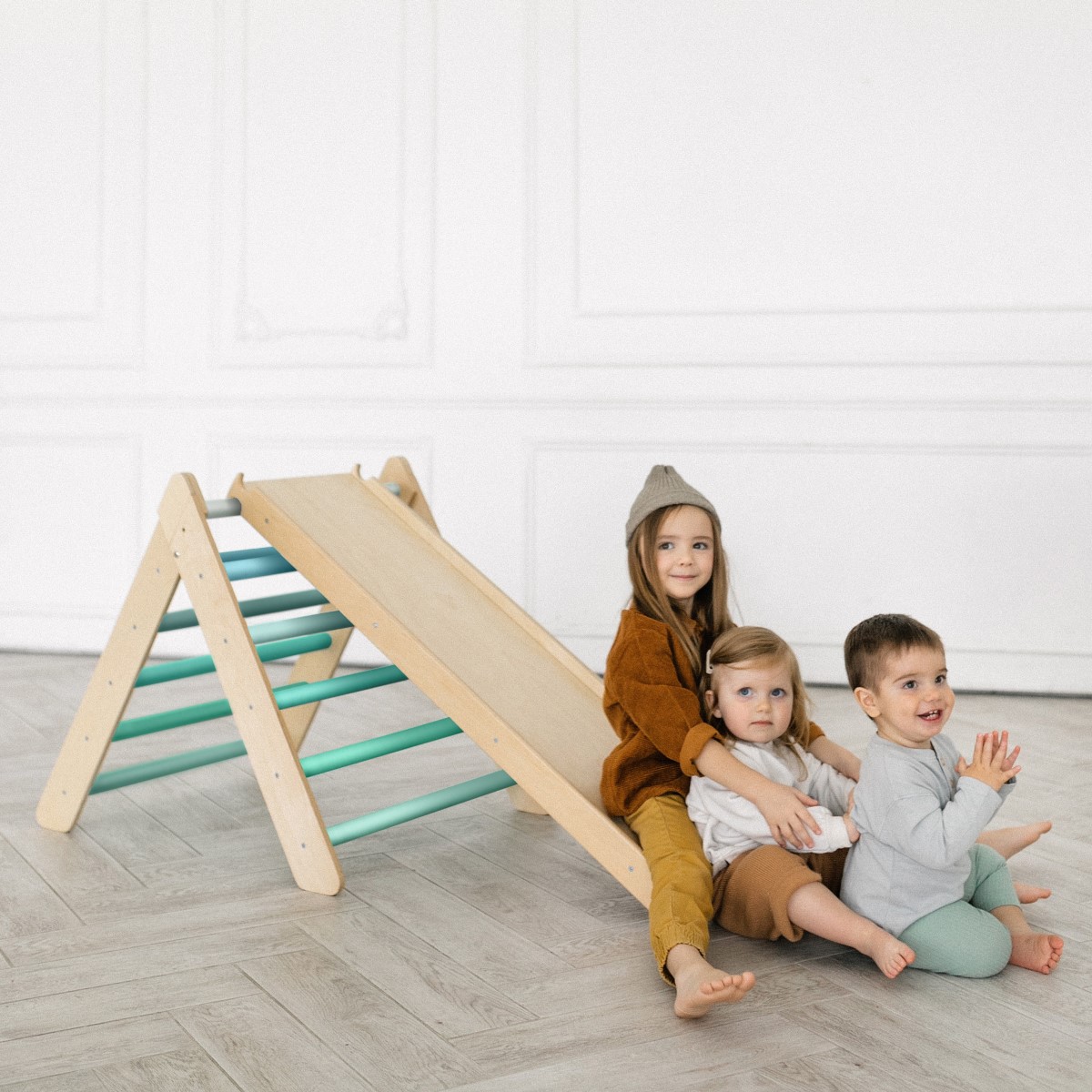 Montessori-piklerove-trojuhelnik-blue-ma-vsestranne-vyuziti